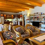 Διαμέρισμα Szolosgyoeroek Kun With 3 Bedrooms On 92 In Szolosgyorok
