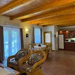 Διαμέρισμα Szolosgyoeroek Kun With 3 Bedrooms On 92 In