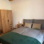 Διαμέρισμα Szolosgyoeroek Kun With 3 Bedrooms On 92 In *