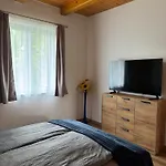 Διαμέρισμα Szolosgyoeroek Kun With 3 Bedrooms On 92 In