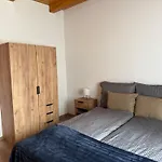 Διαμέρισμα Szolosgyoeroek Kun With 3 Bedrooms On 92 In Szolosgyorok