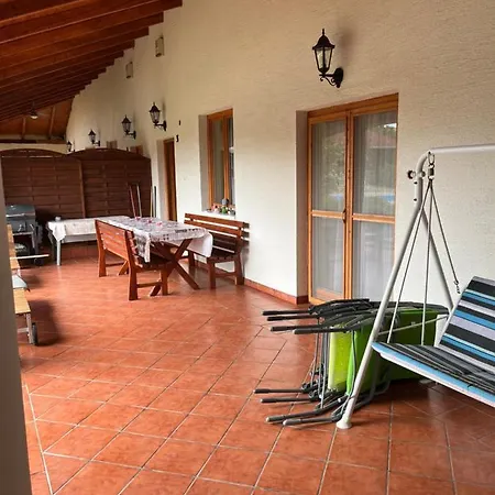 Szolosgyoeroek Kun With 3 Bedrooms On 92 In