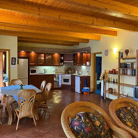 Szolosgyoeroek Kun With 3 Bedrooms On 92 In Apartment Szolosgyorok