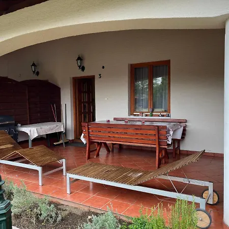 Szolosgyoeroek Kun With 3 Bedrooms On 92 In *
