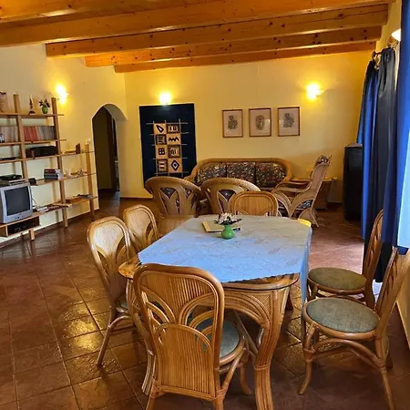 Apartment Szolosgyoeroek Kun With 3 Bedrooms On 92 In *
