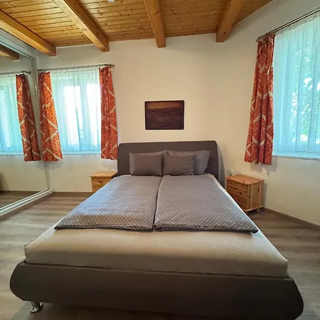 Szolosgyoeroek Kun With 3 Bedrooms On 92 In Apartment Szolosgyorok