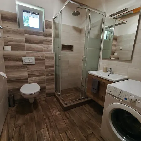 Apartment Szolosgyoeroek Kun With 3 Bedrooms On 92 In