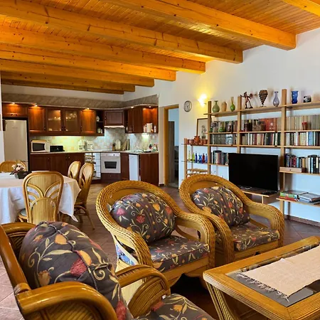 アパート Szolosgyoeroek Kun With 3 Bedrooms On 92 In Szolosgyorok