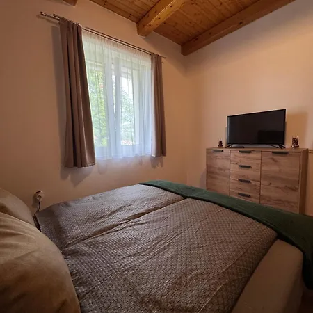Szolosgyoeroek Kun With 3 Bedrooms On 92 In