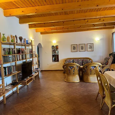 Szolosgyoeroek Kun With 3 Bedrooms On 92 In アパート