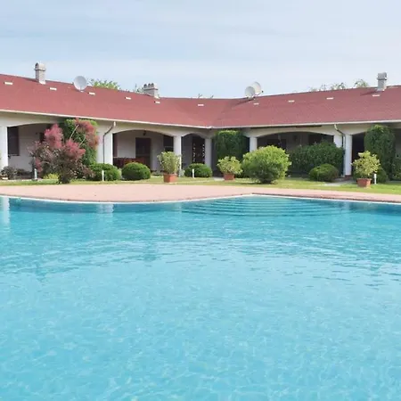 Szolosgyoeroek Kun With 3 Bedrooms On 92 In Szolosgyorok