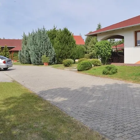 Szolosgyoeroek Kun With 3 Bedrooms On 92 In Apartment
