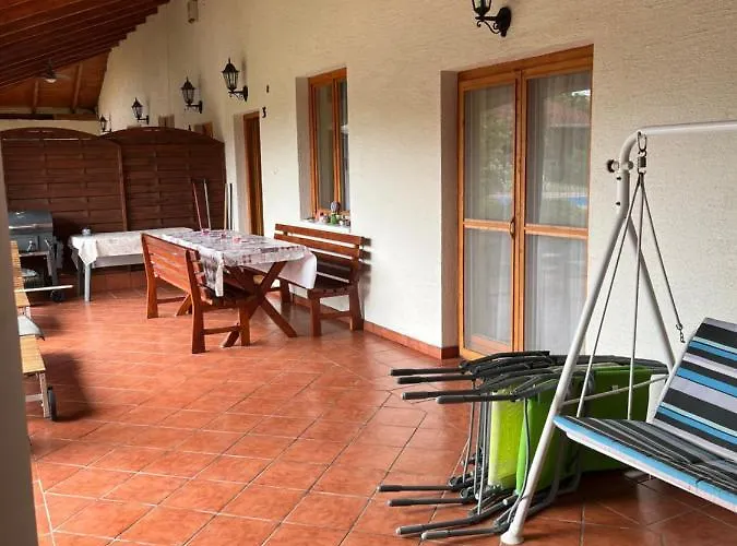 Szolosgyoeroek Kun With 3 Bedrooms On 92 In