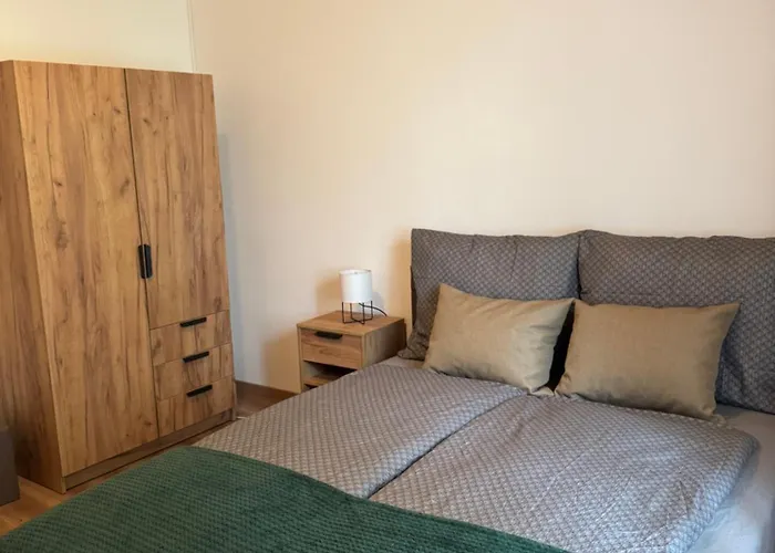 アパート Szolosgyoeroek Kun With 3 Bedrooms On 92 In *