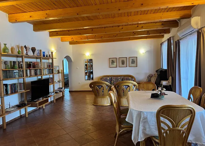 Szolosgyoeroek Kun With 3 Bedrooms On 92 In * Szolosgyorok