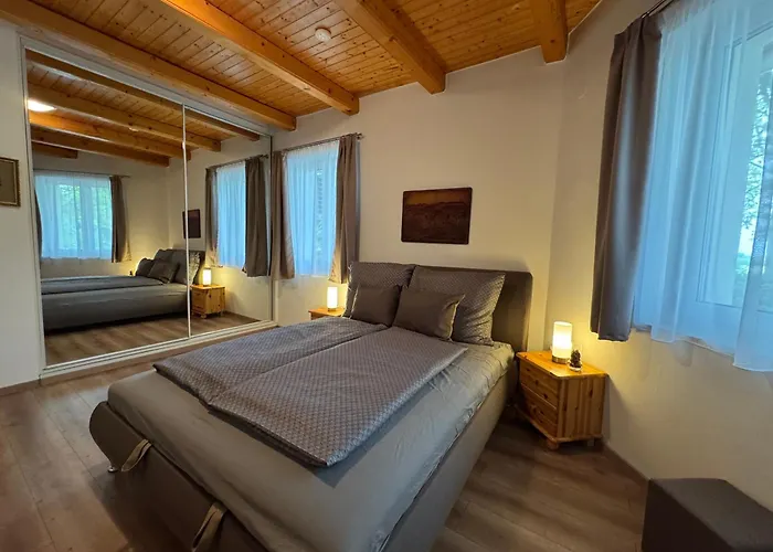 Szolosgyoeroek Kun With 3 Bedrooms On 92 In アパート Szolosgyorok